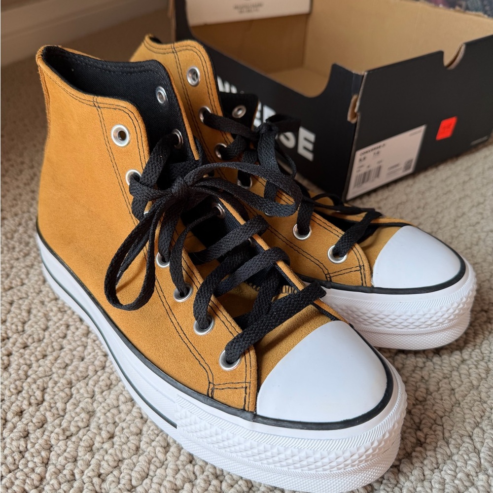 Converse CTAS Lift Hi in Dark Soba and Black 5.5M/7.5W Brand New
